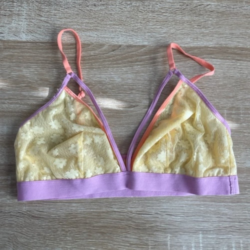 Colsie - Lacy Bralette
